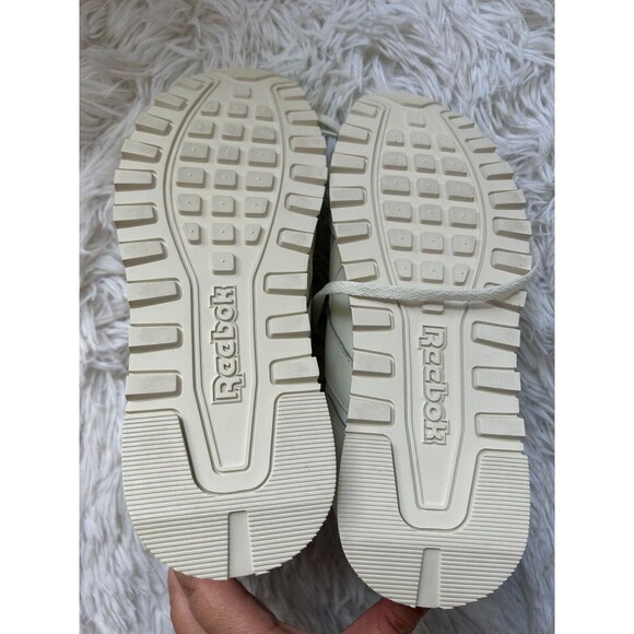 New REEBOK Size 7.5 Women’s Glide White Sneakers Classic - Picture 3 of 5